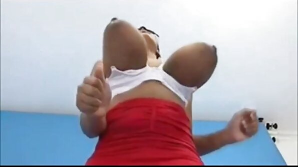 Die blonde MILF Bailey lässt sich von ihm den Mund stopfen
